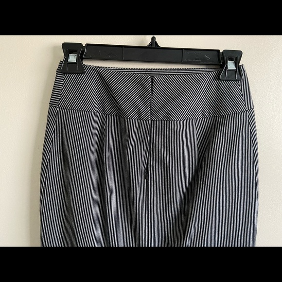 Smart Set Lined and Striped Pencil Skirt size 1 - Picture 3 of 7